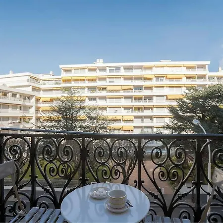 Le Palais Thermal: T2 De 75m2 Spacieux Et Moderne Biarritz